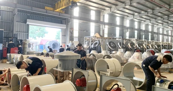 Les entreprises industrielles diminuent leurs coûts de production.